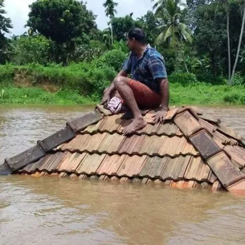 `இன்று ஒரேநாளில் 25 பேர் உயிரிழக்கும் நிலை ஏற்பட்டுள்ளது!’ - கேரள முதல்வர் வேதனை #KeralaFloods