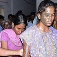 மாணவிகள் மீது ஆசிட் வீசியவர் மனநலம் பாதிக்கப்பட்டவராம்: காவல்துறை சொல்கிறது