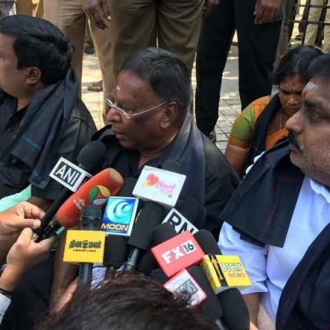 `சவாலுக்குத் தயார்; இடமும் ரெடி மேடம்' - கிரண் பேடிக்கு முதல்வர் நாராயணசாமி பதில்!