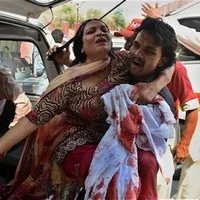 தேவாலயத்தில் தற்கொலை தாக்குதல்: 15 பேர் பரிதாப பலி! (படங்கள்)