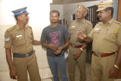 சாக்லெட் ஆசை காட்டி சிறுமி பாலியல் பலாத்காரம்: வாலிபர் கைது