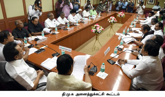 எட்டுத் திக்கும் அலசும் ஜூனியர் விகடனின் 8 மேட்டர்கள்!