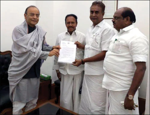 'கொடநாடு' மரணங்கள்: 7 நிமிட வாசிப்பில் ஜூ.வி-யின் 10 தெறிப்புகள்!