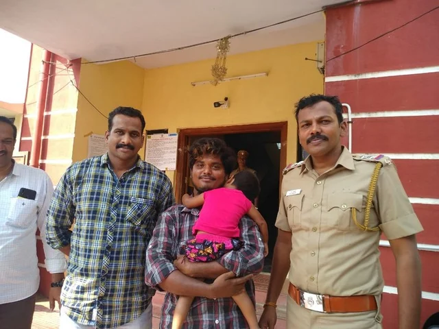 `எங்கப் பொண்ணு கிடைச்சிட்டா; இனி வாழ்க்கையே சந்தோஷம்தான்!'- ஹரிணியின் பெற்றோர் ஆனந்தக் கண்ணீர்