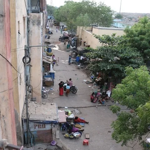 சென்னை கொடுங்கையூர், பெருங்குடி... குப்பை மலைகளுக்கு அருகில் ஒரு சாபக்கேடான வாழ்க்கை!