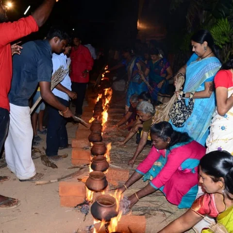 திரையரங்கு முன்பு அதிகாலையில் பொங்கலிட்ட பெண்கள்! - ரஜினி ரசிகர்கள் கொண்டாட்டம்