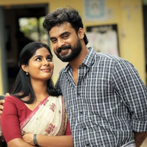 ``எல்லாம் ஷெரி... பட்ஷே, தமிழனை இப்படிக் காட்டியிருக்க வேண்டாம் ஷாரே!" - `தீவண்டி' படம் எப்படி?