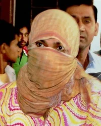 சிறுமியை கற்பழித்திருந்தால் தூக்கில் போடலாம்: குற்றவாளி மனைவி சொல்கிறார்