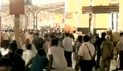 11 மணிக்கு கவுகாத்தி எக்ஸ்பிரஸ் புறப்படும்: ரயில்வே அறிவிப்பு!