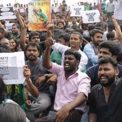 ‘யாரும் முன்னெடுக்காமல், போராட்டமே தன்னை நடத்திச் செல்கிறது!’ - படைப்பாளிகள் பெருமிதம்