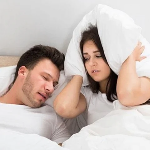 உறவைப் பிரிக்கும் குறட்டை... தவிர்க்க 7 வழிகள்! #HealthAlert