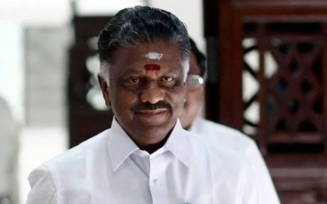 `நாங்களும் டீக்கடை நடத்தியவர்கள்தான்... ஸ்டாலினின் எண்ணம் பலிக்காது!’ - பிரசாரத்தில் அதிர்ந்த ஓ.பி.எஸ்
