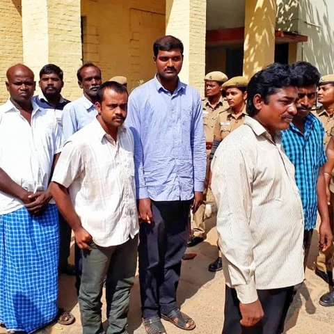 பள்ளிச் சிறுமிகள் பாலியல் தொழிலுக்கு தள்ளப்பட்ட கொடூரம்! - மதபோதகருக்கு 30 ஆண்டுகள் சிறை