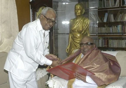 கலையுலகம் உள்ளவரை பாலசந்தர் புகழ் வளரும்: கருணாநிதி புகழாரம்!