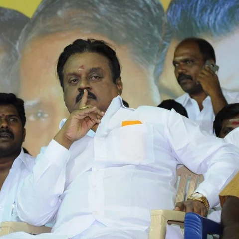 கதவை சாத்திய தி.மு.க; பேரத்தைக் குறைத்த எடப்பாடி! - அ.தி.மு.க கூட்டணியில் தே.மு.தி.க நிலை என்ன?