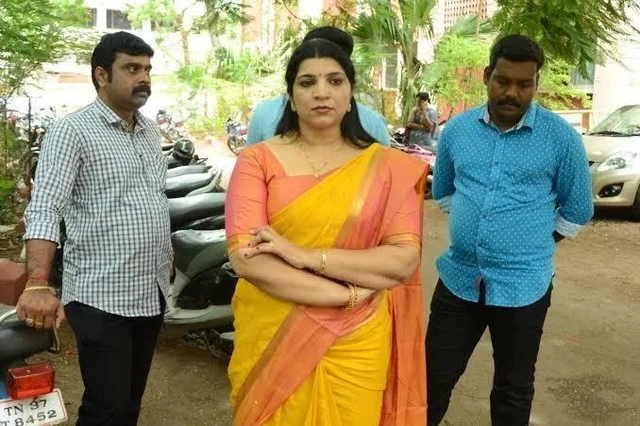 பின்னடைவுகளால் சோர்வடையாத சரிதா நாயர்!- அமேதியில் பச்சை மிளகாய் சின்னம் ஒதுக்கீடு!