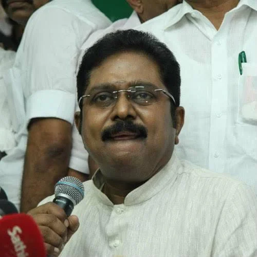 ‘20 ரூபாய் என்னாச்சு கேளுங்கள்’- டிடிவி தினகரனை தெறிக்கவிட்ட குடிமகன்!