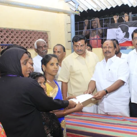 `அம்மாவின் ஆட்சியைக் காத்த எங்களுக்கு எடப்பாடி அளித்த பரிசு..!’ - முன்னாள் எம்.எல்.ஏ உருக்கம்