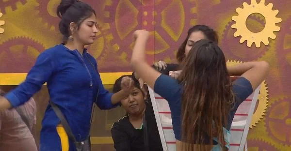 ஐஸ்வர்யா... யாஷிகாகிட்டதான் நீங்க உஷாரா இருக்கனும்! #BiggBossTamil2