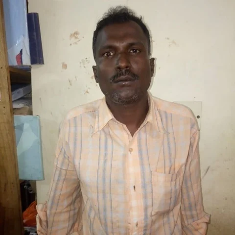 வடுகப்பட்டி கிராமத்தையே அலறவிட்ட கருப்பு - ஓட்டம் பிடிக்கும் பொதுமக்கள்