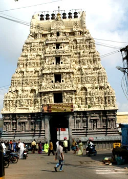 தமிழக கோயில்களில் விஐபி தரிசனம் ரத்து!
