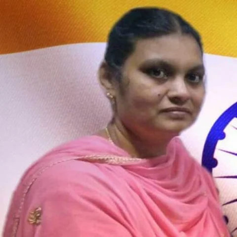 ஆளுங்கட்சிப் பிரமுகர்களால் மாற்றப்பட்ட கமிஷனர் - போராட்டம் நடத்தும் குன்னூர் மக்கள்!
