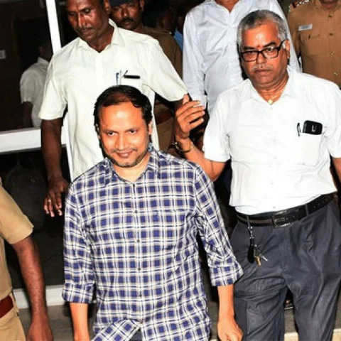 சிக்கிய சேகர் ரெட்டியின் டைரி: 'வான்டட் லிஸ்ட்' அமைச்சர்கள் யார்.. யார்..?!