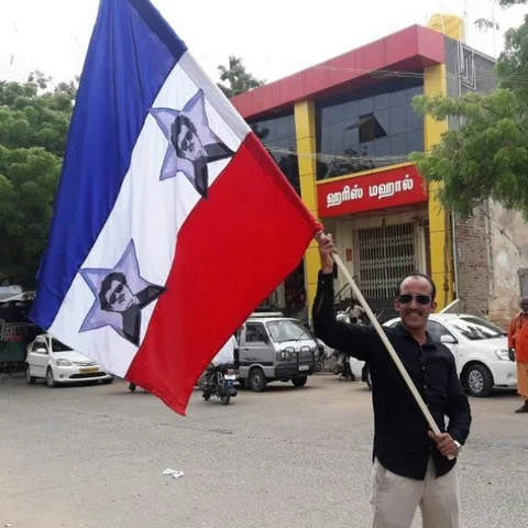 ‘தலைவர் நாடாள வரப்போகும் கதை கேட்கப்போகிறோம்!' - திருச்சிக்குப் படையெடுக்கும் ரஜினி ரசிகர்கள்!