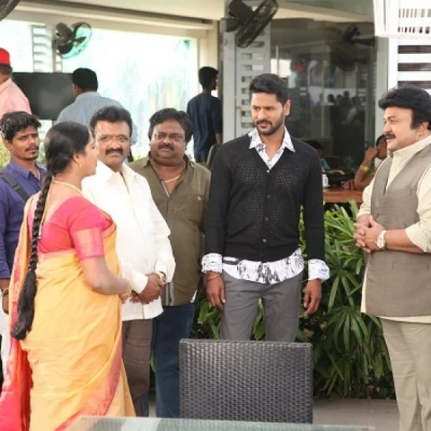 "குஷ்புவுக்குப் பிறகு நிக்கி கல்ராணிக்கு ஒரு ஸ்பெஷல் குவாலிட்டி இருக்கு!" - 'சார்லி சாப்ளின்' சக்தி சிதம்பரம்
