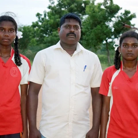ஷூ, டி ஷர்ட் கூட இல்லாத பயணம்... தடைகளைத் தாண்டிய சாம்பியன்களின் கதை!