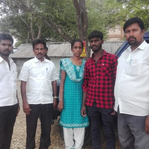 `பாதுகாப்பு கொடுங்க!' - விருதுநகர் காவல் நிலையத்தில் காதல் ஜோடி தஞ்சம்