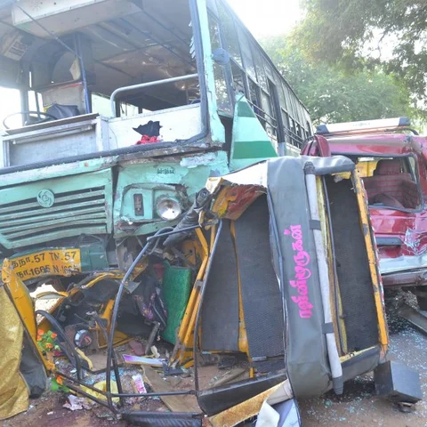 அரசியல்வாதிகள் - அதிகாரிகளின் கூட்டு ஊழல், தடதடக்கும் அரசுப் போக்குவரத்துத் துறை!