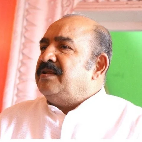 “தமிழக அரசு, கமல்ஹாசனை புண்படுத்தியிருக்கிறது!” - சொல்கிறார் நடிகர் விஜயகுமார்