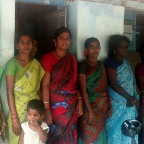 "கையை முறுக்கி கைது பண்ணாங்க..!’’ தண்ணீருக்குப் போராடும் கதிராமங்கலம் பெண்கள் #SpotVisit