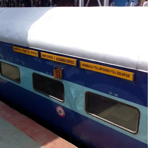 6 மணிக்கு வரவேண்டிய ரயில், வந்தது 2.30 மணிக்கு! - நீட் தேர்வெழுத முடியாமல் தவித்த 200க்கும் மேற்பட்ட மாணவர்கள்