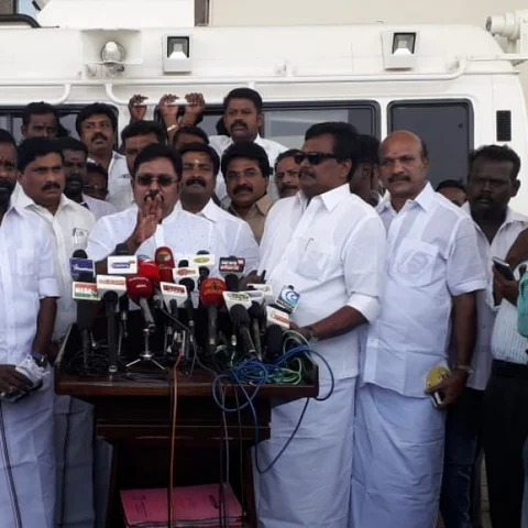 `தப்புக்கணக்கு போட வேண்டாம்! - விமர்சனத்துக்கு டி.டி.வி.தினகரன் பதில்