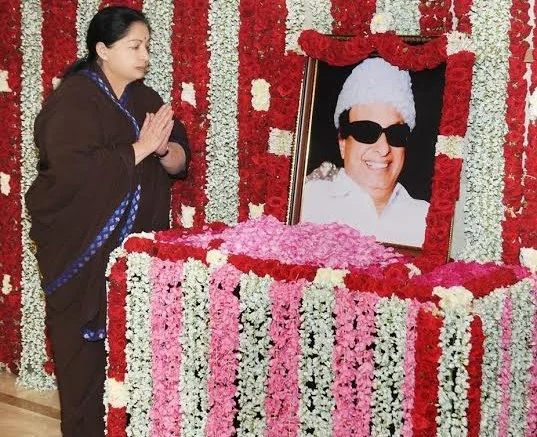 எம்.ஜி.ஆர் பிறந்தநாள்: முதல்வர், ஜெயலலிதா உள்பட தலைவர்கள் மரியாதை!