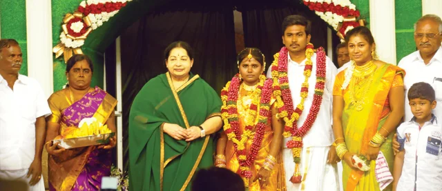 அரசியலும் அம்பலமும்: 6 நிமிட வாசிப்பில் ஜூ.வி.யின் 9 தெறிப்புகள்!
