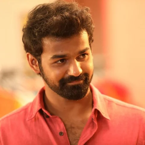 ``ஆக்ஷன் ஹீரோ ஆக டைம் இருக்கு பிரனவ் மோகன்லால்..!" - `#IrupathiyonnaamNoottaandu' படம் எப்படி?!