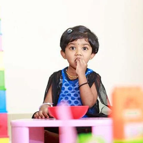 ``அவமானமும் இல்லை... குழப்பமும் தேவையில்லை!’’ - இடது கைப்பழக்கம் குறித்து மருத்துவர்