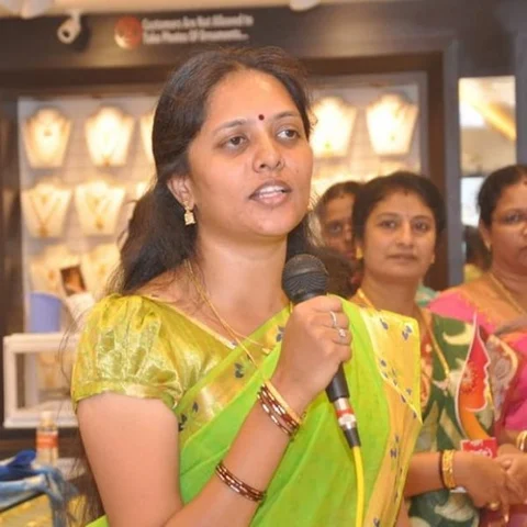 `9 ஆண்டுகளாகப் போராடி இந்தச் சான்றிதழைப் பெற்றேன்' - வழக்கறிஞர் சிநேகா பேட்டி