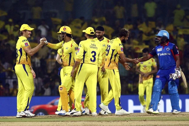 `ஒட்டுமொத்த தமிழ்நாடும் அந்தப் பெயரை சொல்லும்போது...' - ரசிகர்கள் முன் நெகிழ்ந்த தோனி! #Thala