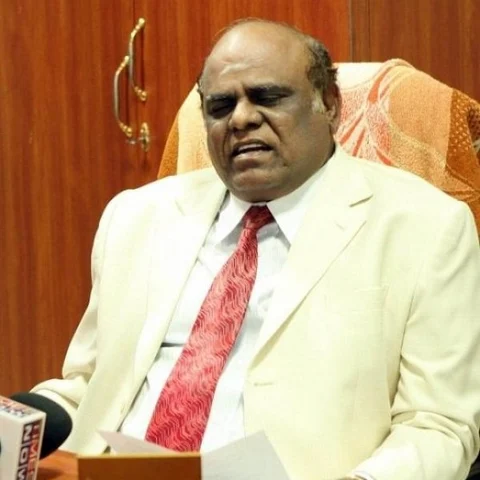 வன்கொடுமைச் சட்டத்தின் கீழ் நீதிபதிகளுக்கு 5 ஆண்டு சிறை: நீதிபதி கர்ணன் உத்தரவு