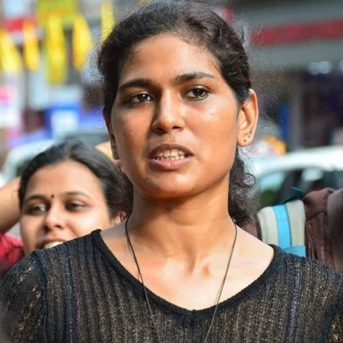 ‘பக்தர்களை புண்படுத்திவிட்டார்’ - சபரிமலை சென்ற ரெஹானா பாத்திமா மீது வழக்கு பதிவு