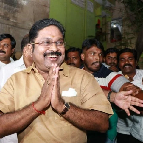 டி.டி.வி தினகரனின் புதிய கட்சிக்கு 3 பெயர்கள்!- டெல்லி உயர் நீதிமன்றத்தில் பரிந்துரை