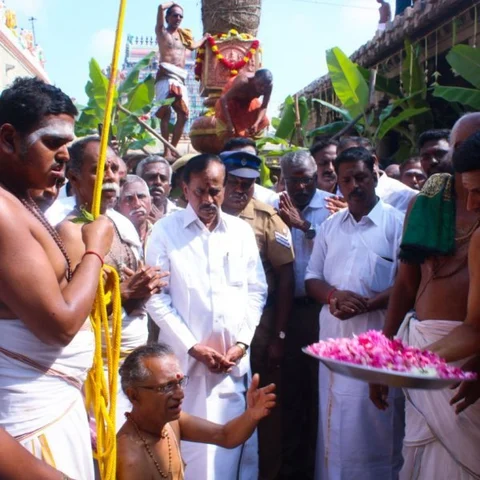 திருவாரூர் தியாகேசர் கோயில் கொடியேற்றம்!