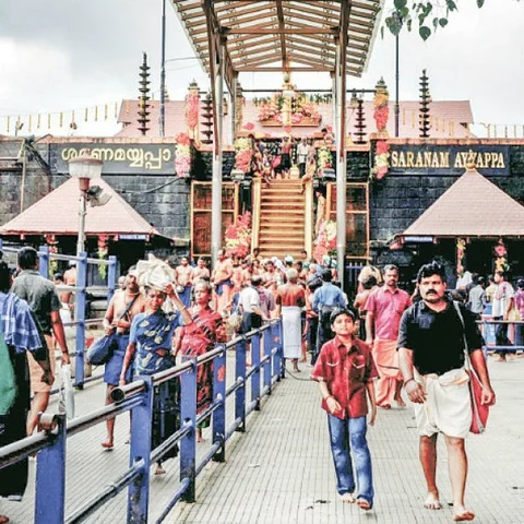 "சபரிமலை பயணத்துக்கு ஆதிவாசி சங்கப் பெண்கள் உதவுகிறார்கள்!'' - 'மனிதி' செல்வி