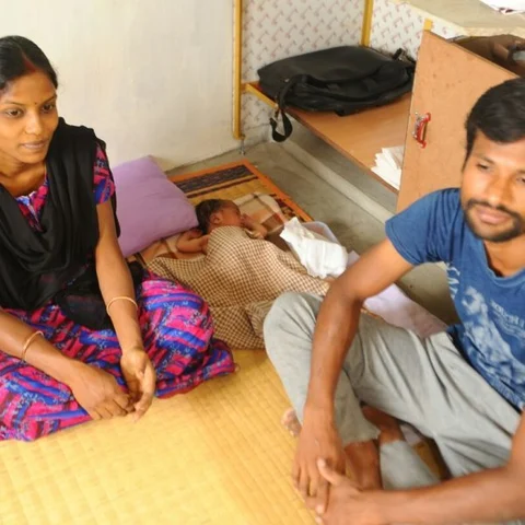 மனைவிக்கு வீட்டிலேயே பிரசவம் பார்த்த பொறியியல் பட்டதாரி − தேனியில் பரபரப்பு!