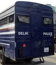 டெல்லியில் துப்பாக்கி-வெடிபொருட்கள் பறிமுதல்: தாக்குதல் சதி முறியடிப்பு!