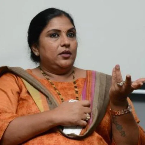 ``பாதிக்கப்பட்டவர்களின் பெயர்களைப் பகிராதீர்கள்... ப்ளீஸ்!" ஶ்ரீபிரியா